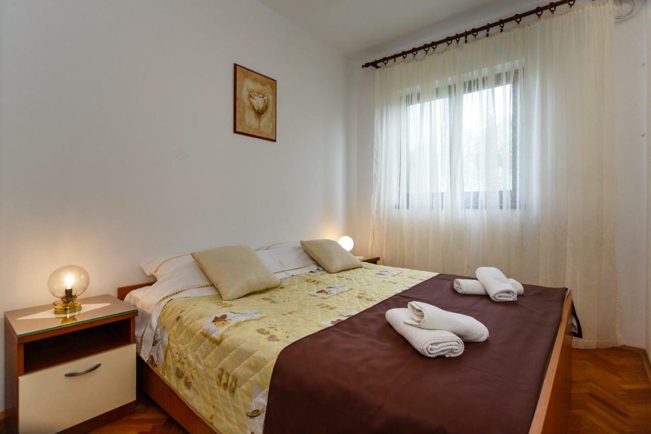 Villa Rosi Krk Town Exterior photo